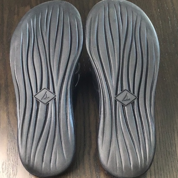 BNWOT Men’s 9 (or Women’s 11) Black SPERRY Sandals - Picture 4 of 5